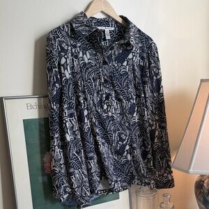 Diane Von Furstenberg Blue and White Patterned silk Blouse
